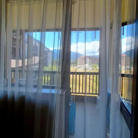 Sunny Terrace, Pirin Views, Art And Books Apartment